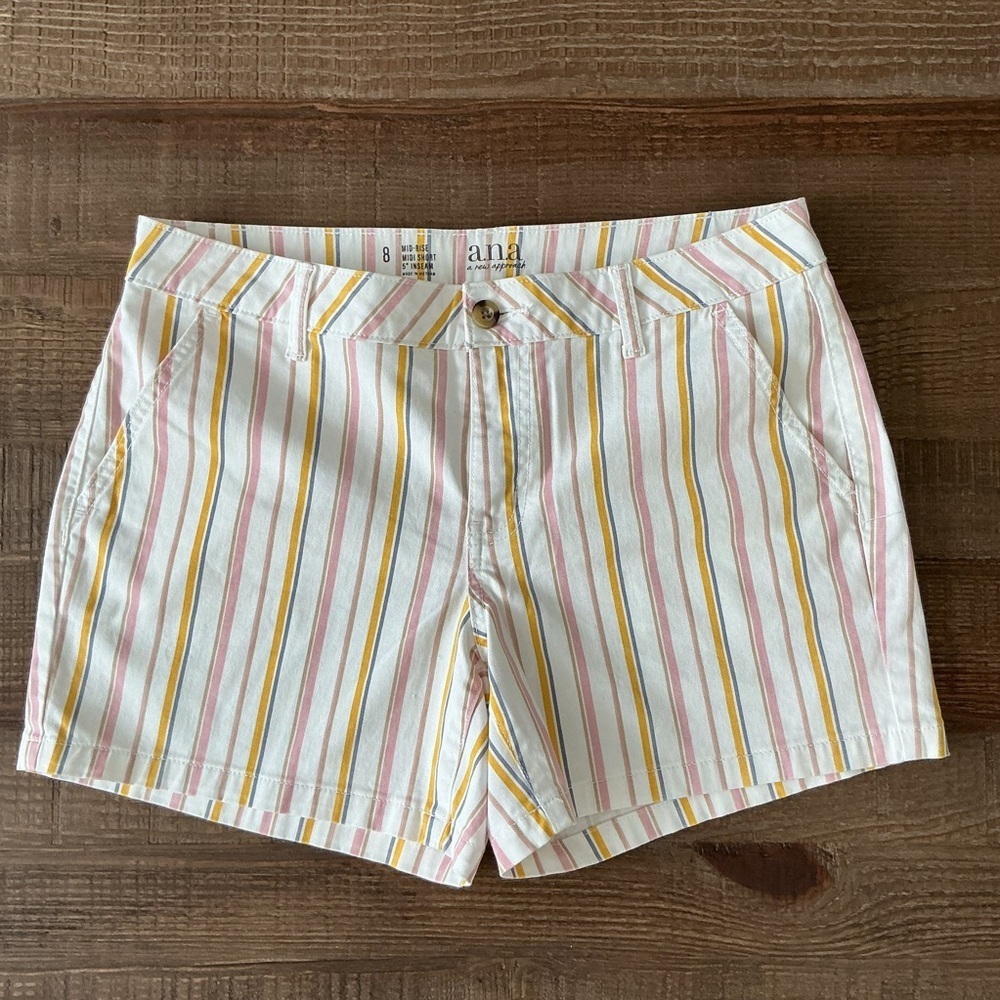 A.N.A. Mid-Rise Midi Shorts in a Gwen stripe pattern with a 5" inseam.